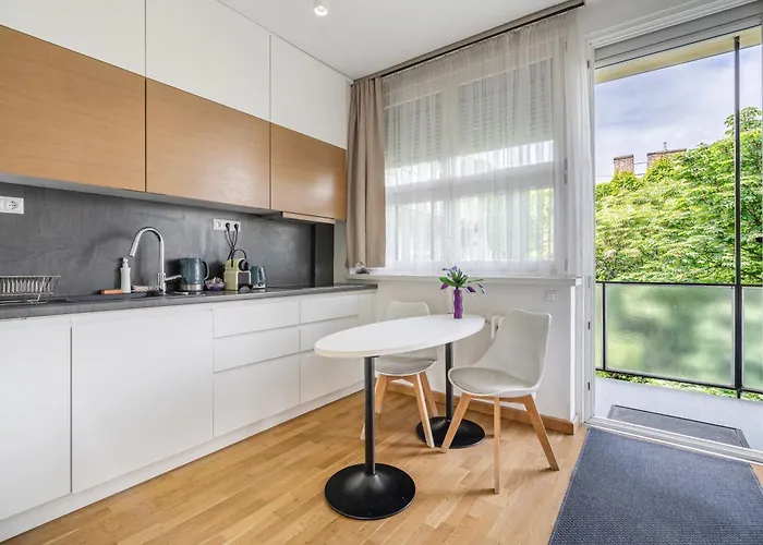 아파트 Basilika Breathless View One Bedroom Elegant With Balcony Free Parking Upon Reservation 부다페스트