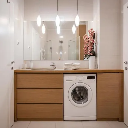 Basilika Breathless View One Bedroom Elegant With Balcony Free Parking Upon Reservation * Budapest