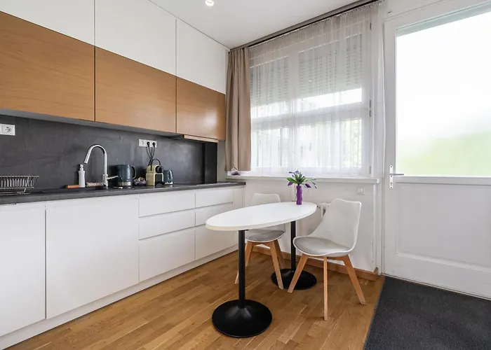 Basilika Breathless View One Bedroom Elegant With Balcony Free Parking Upon Reservation Apartment Budapest